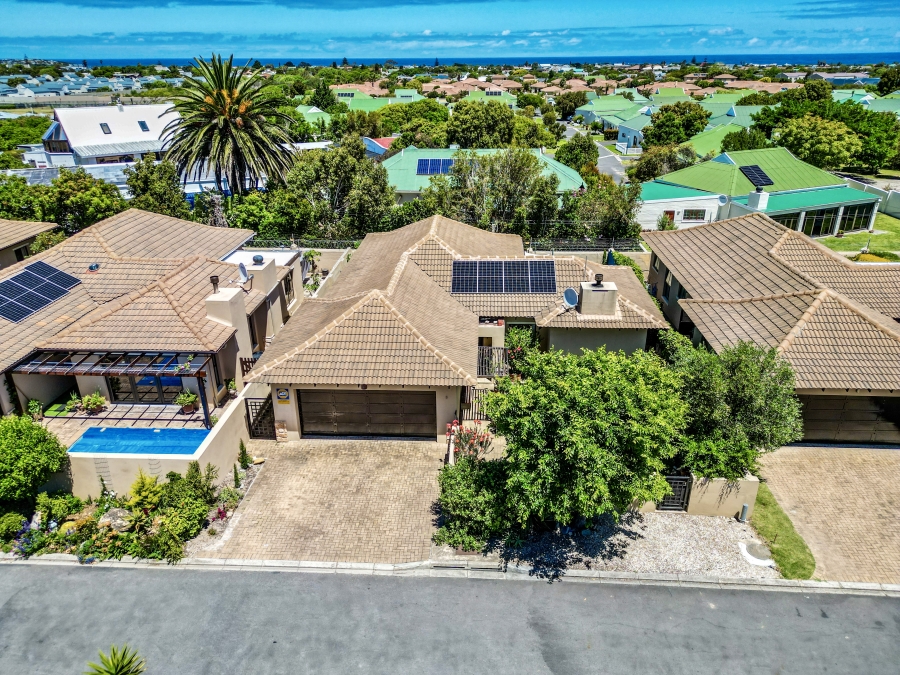 3 Bedroom Property for Sale in Sandbaai Western Cape